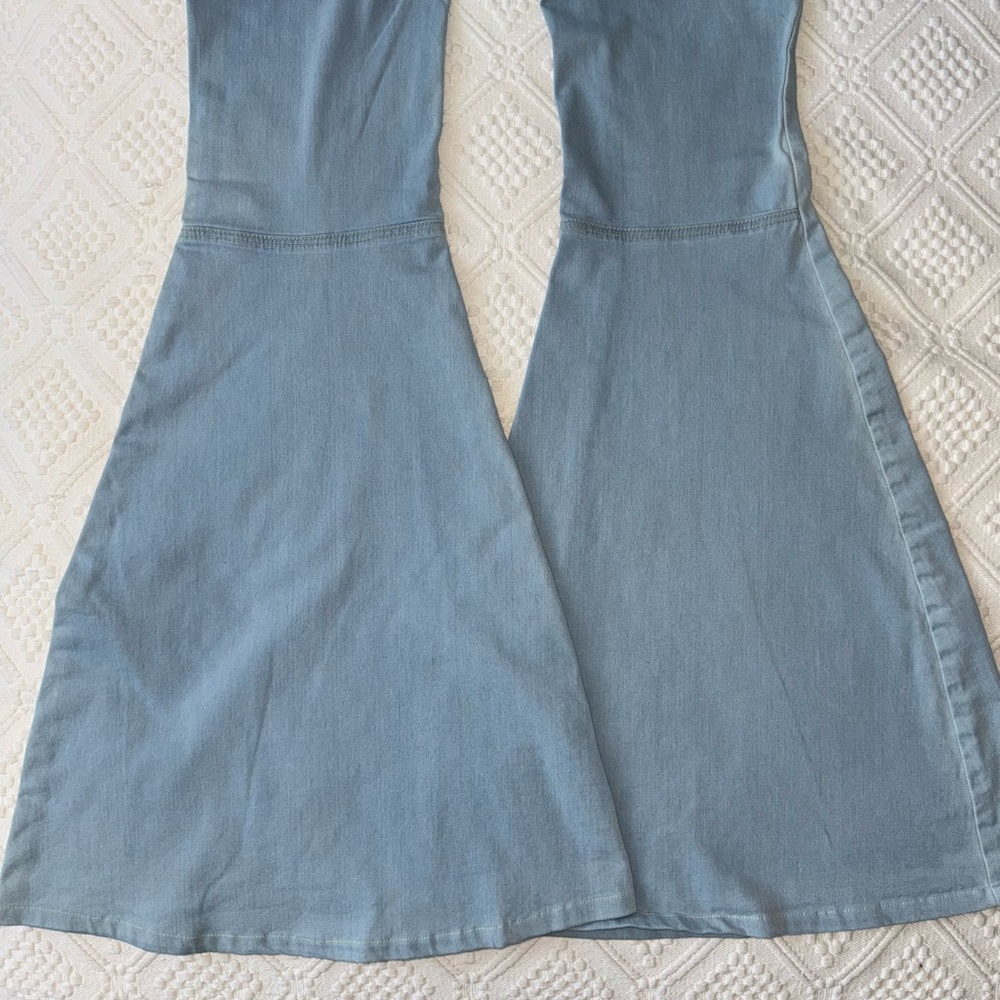 Free People Just Float on Flare Bellbottom Jeans, light blue, size 26 long - Picture 11 of 12